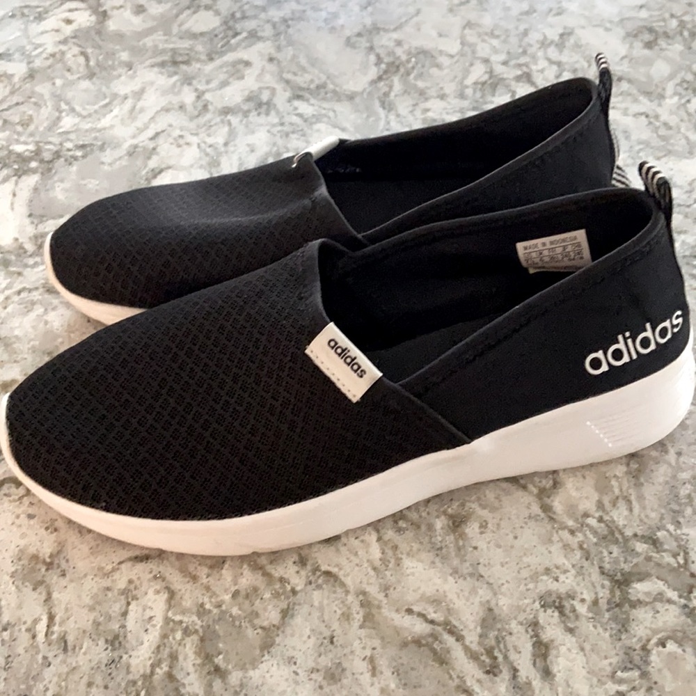 Adidas slip on memory foam sneakers 7.5 EUC